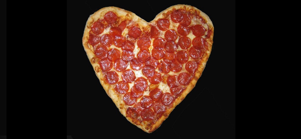 why do skinny girls pretend they love&nbsp;pizza?